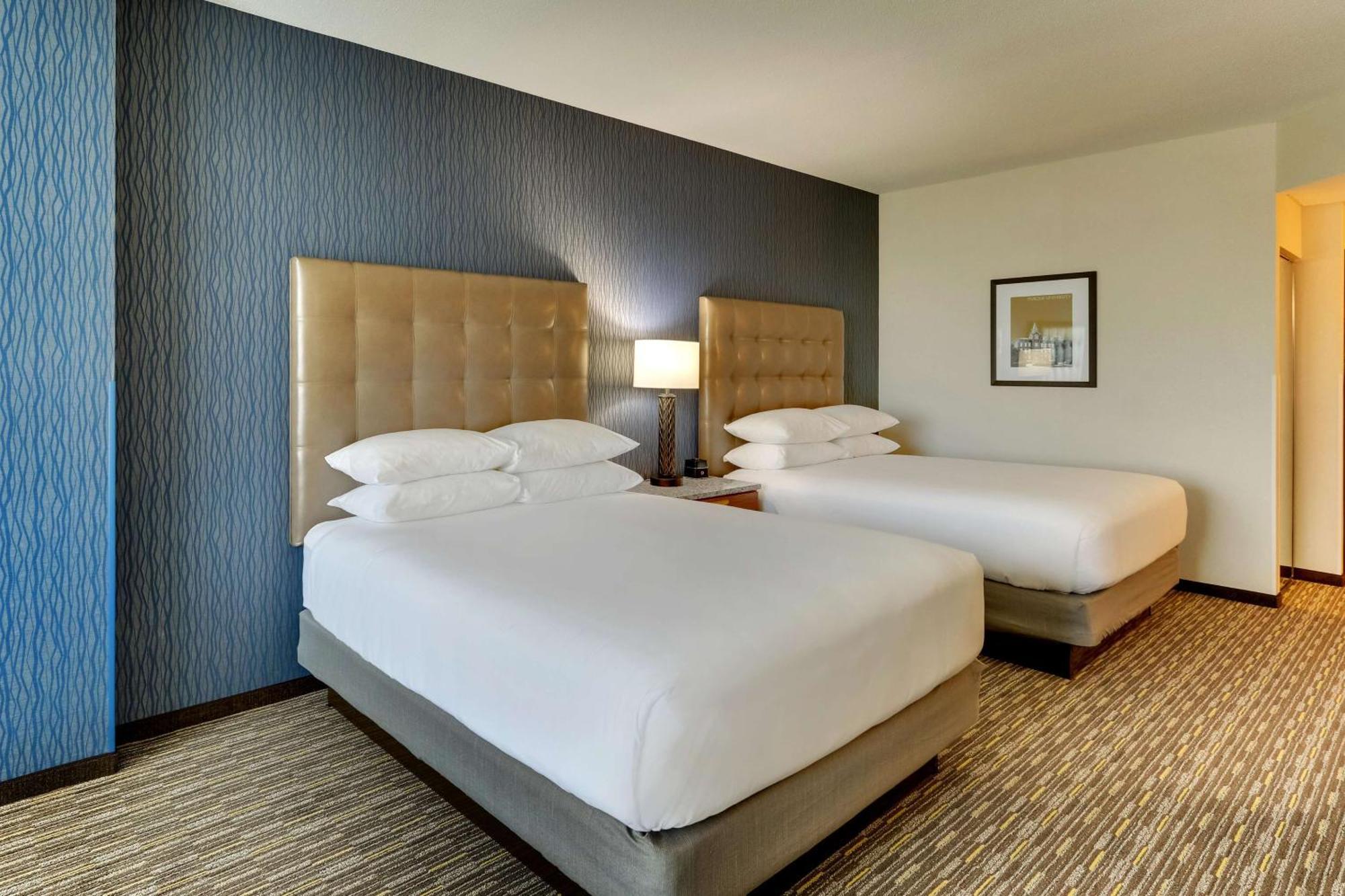Drury & In Hotel 3*