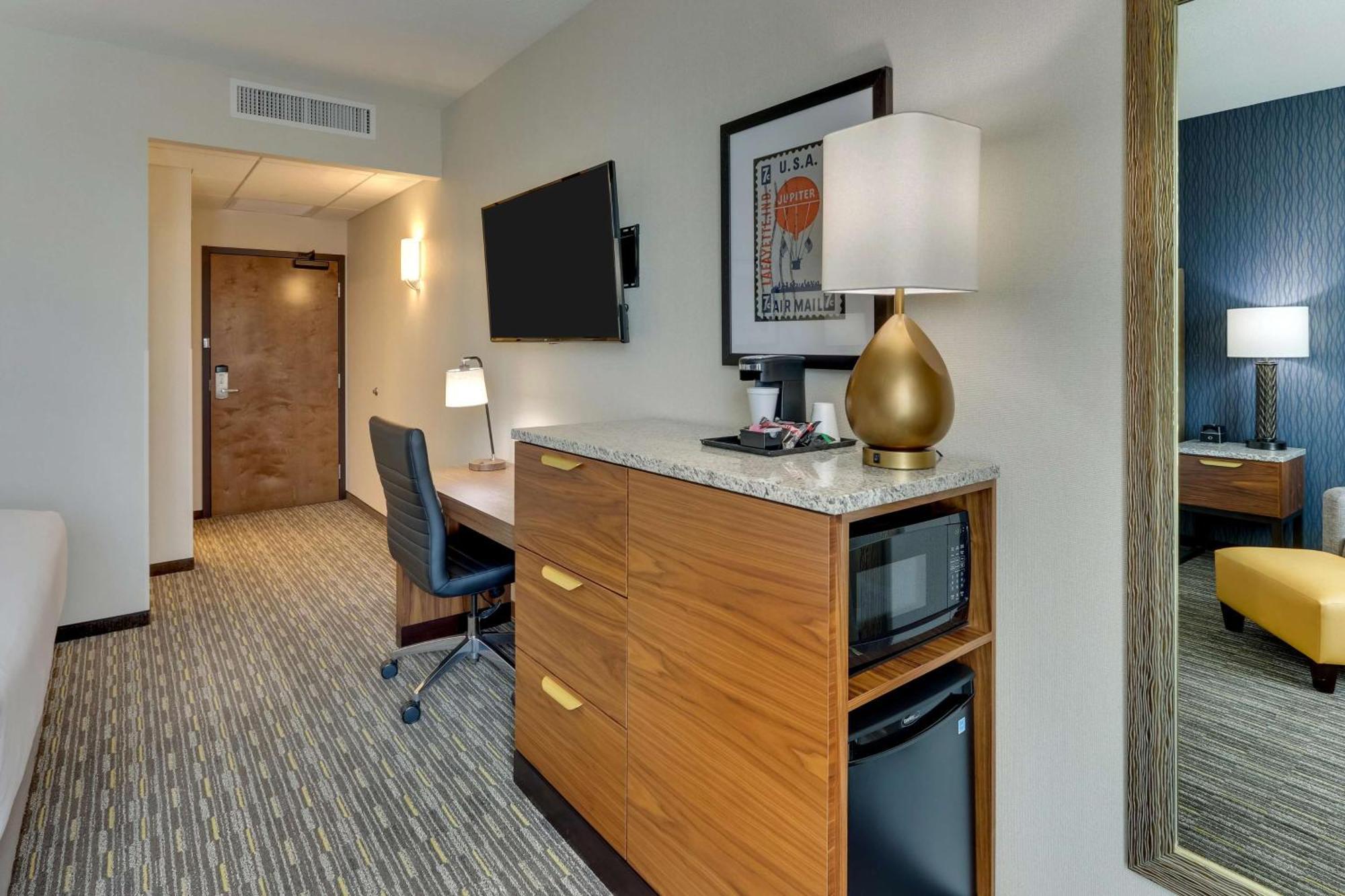 Drury & In Hotel 3*